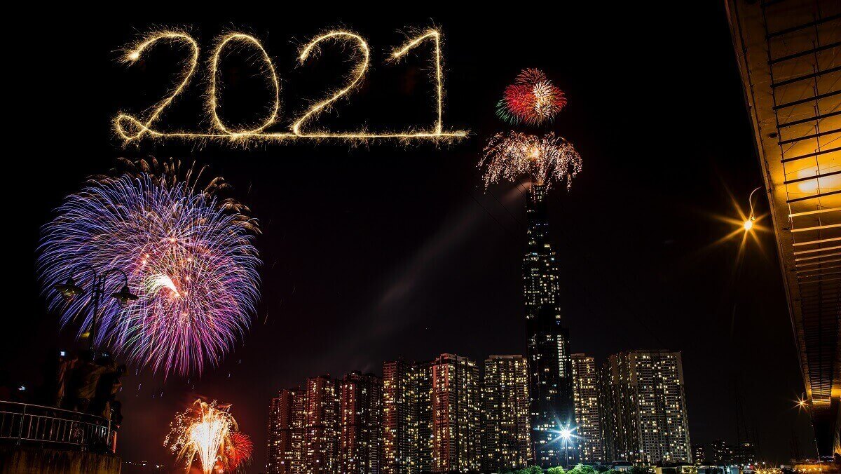 Новый год 2021 дней. New year 2021. Королевский новый год / Royal New year's Eve. 2022 Год Мариуполь новый год флаг.